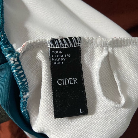 White bathing suit bikini t shirt top from cider size medium - Picture 2 of 2
